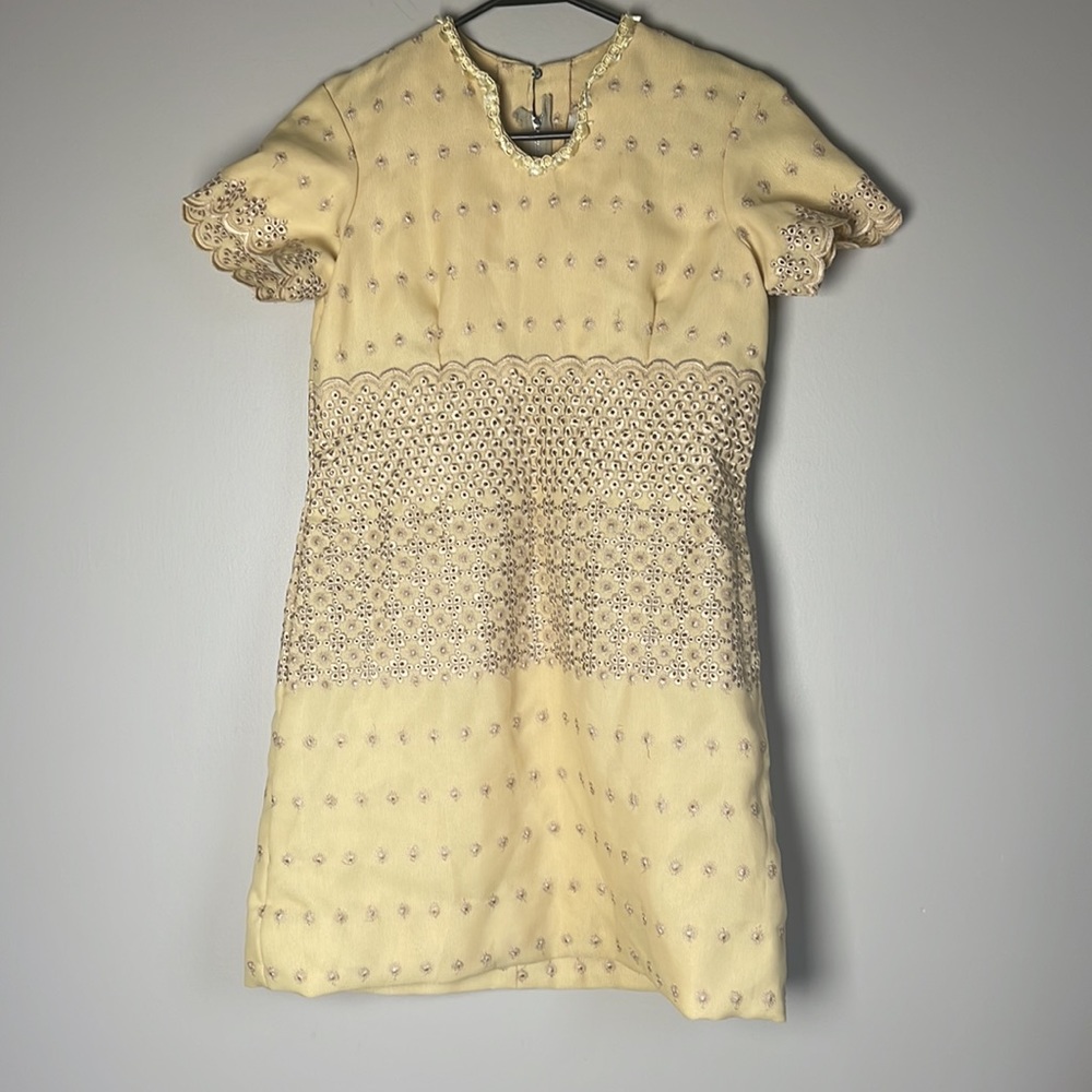 Vintage 1960’s handmade Pale Yellow Short Sleeved Dress Rare Find XS